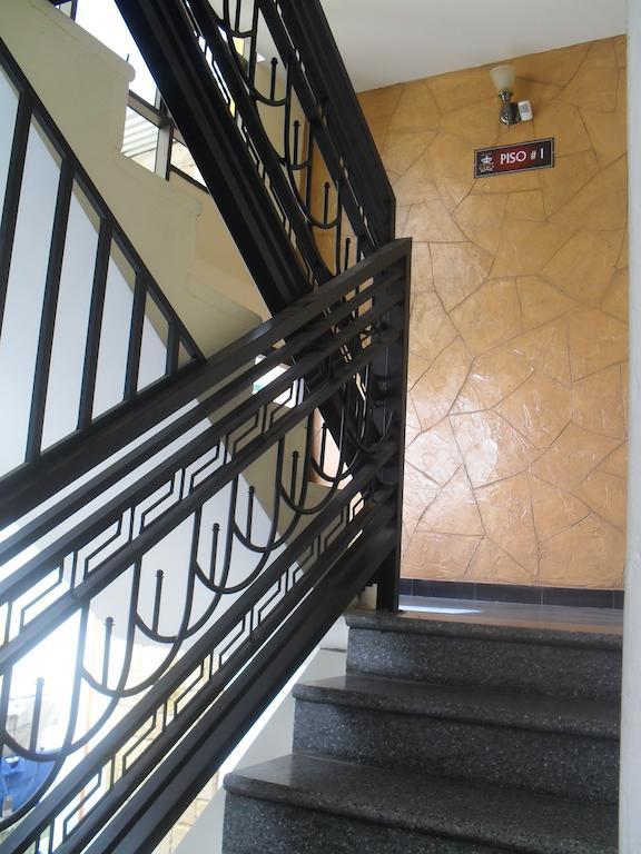 Hostal Corona Blanca Sucre Exterior photo