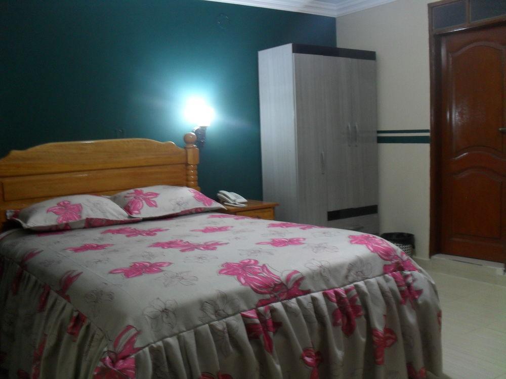 Hostal Corona Blanca Sucre Exterior photo