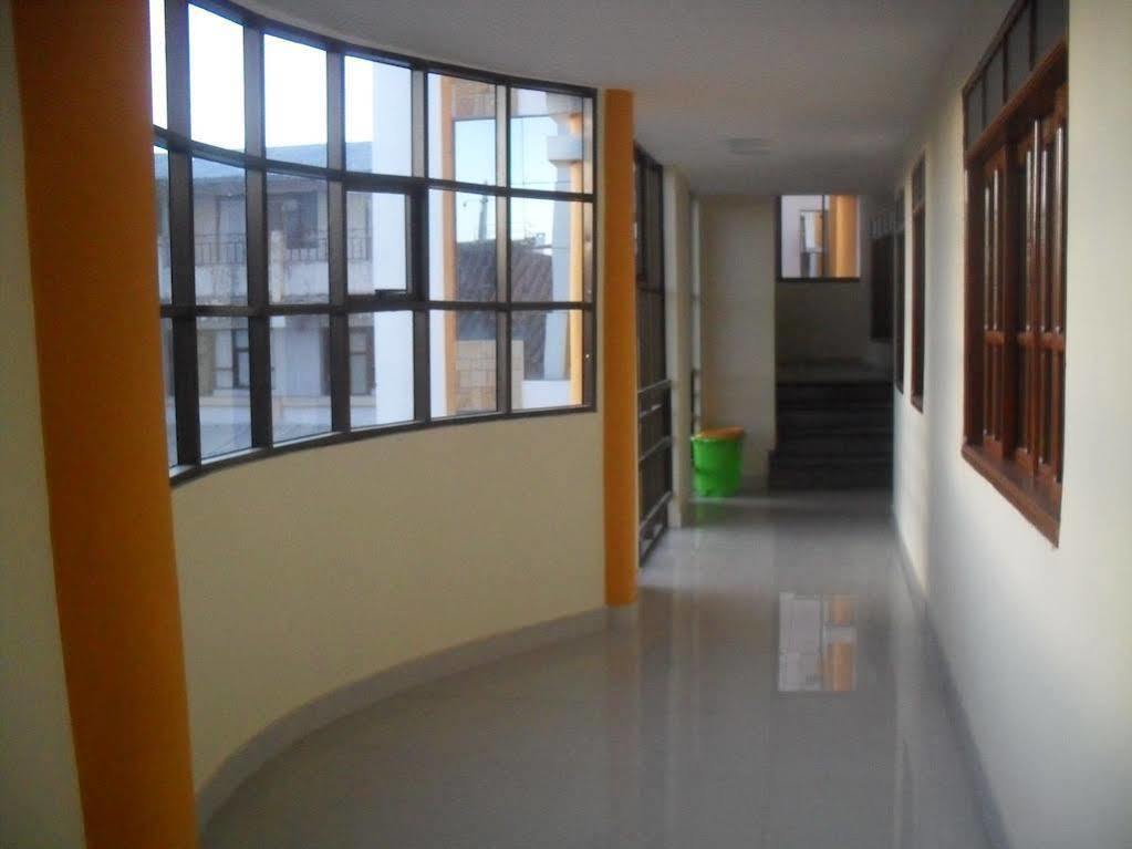 Hostal Corona Blanca Sucre Exterior photo